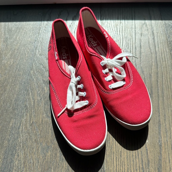 Taylor Swift x Keds Collaboration | US 7 - Picture 1 of 7